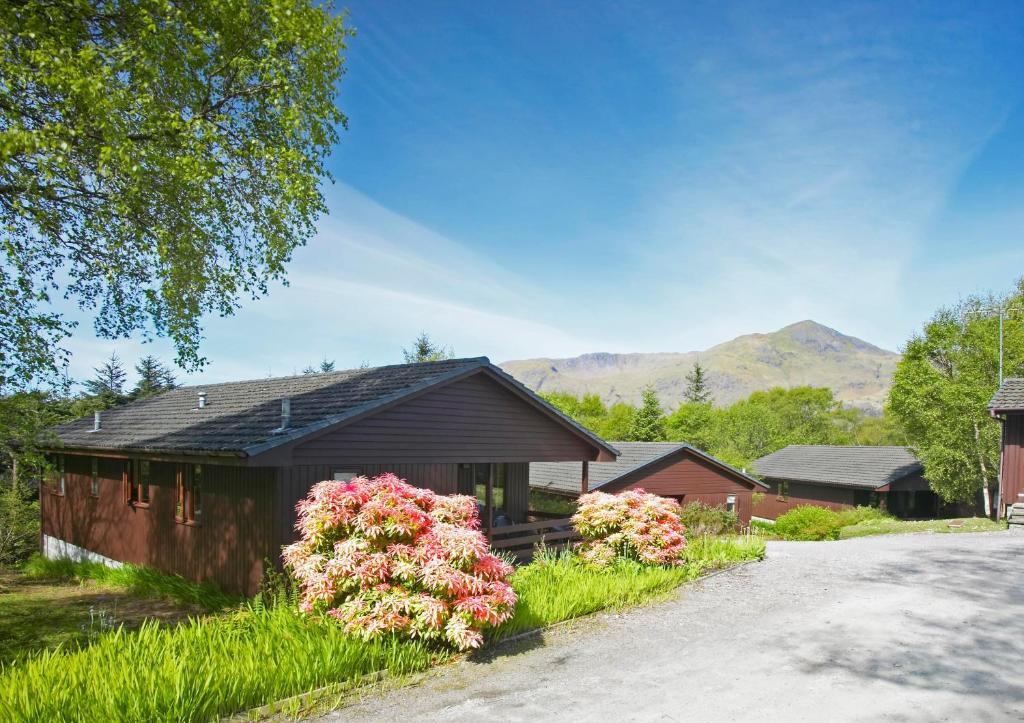 Birchbrae Highland Lodges Онич Екстериор снимка