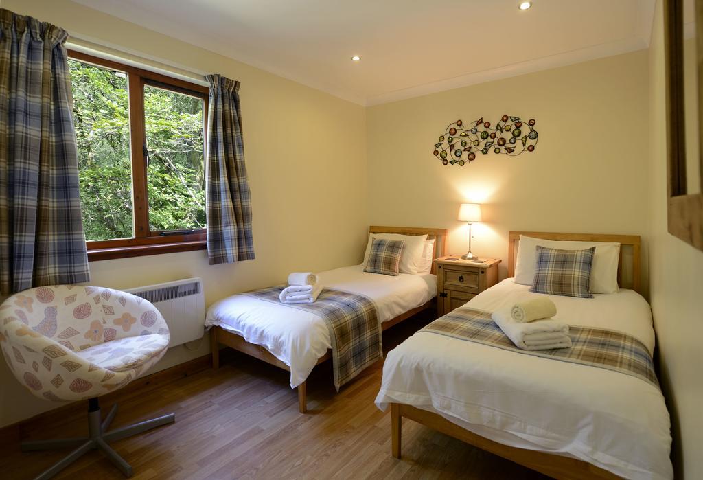 Birchbrae Highland Lodges Онич Екстериор снимка
